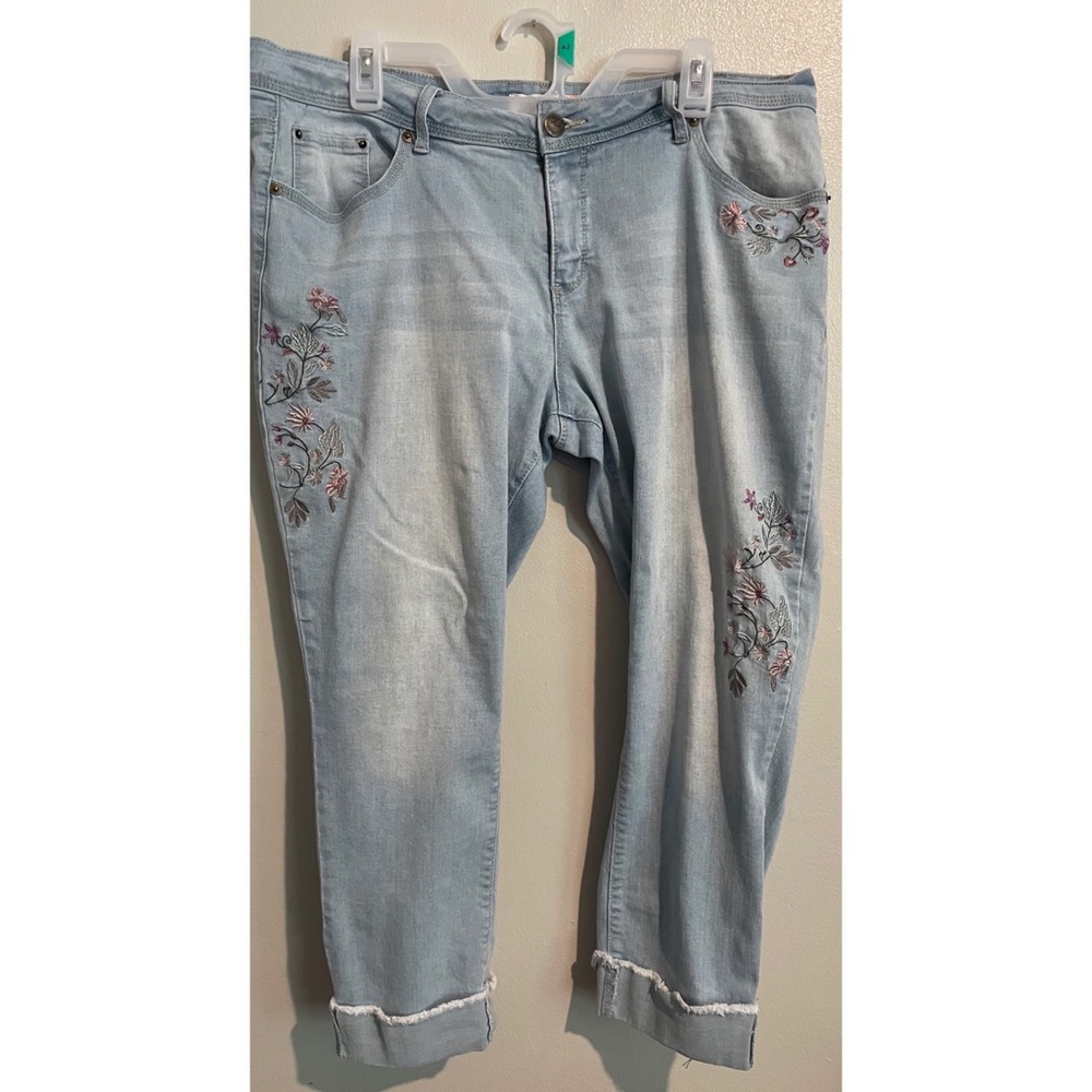 Floral Capri Jeans